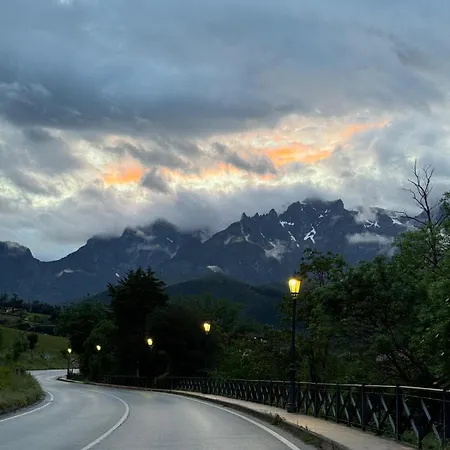 El Cestu, Valle De * Camaleno